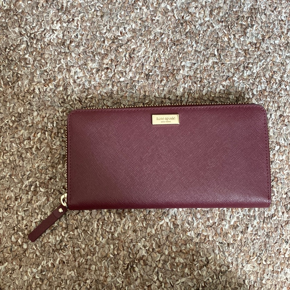 Kate Spade Leila Wallet in Blackberry Preserve